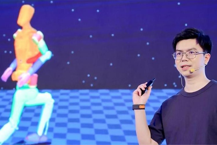 天才少年稚晖君Bb艾弗森(ballbet贝博)机器人走路进场！AI模型做大脑，目标售价20万以内